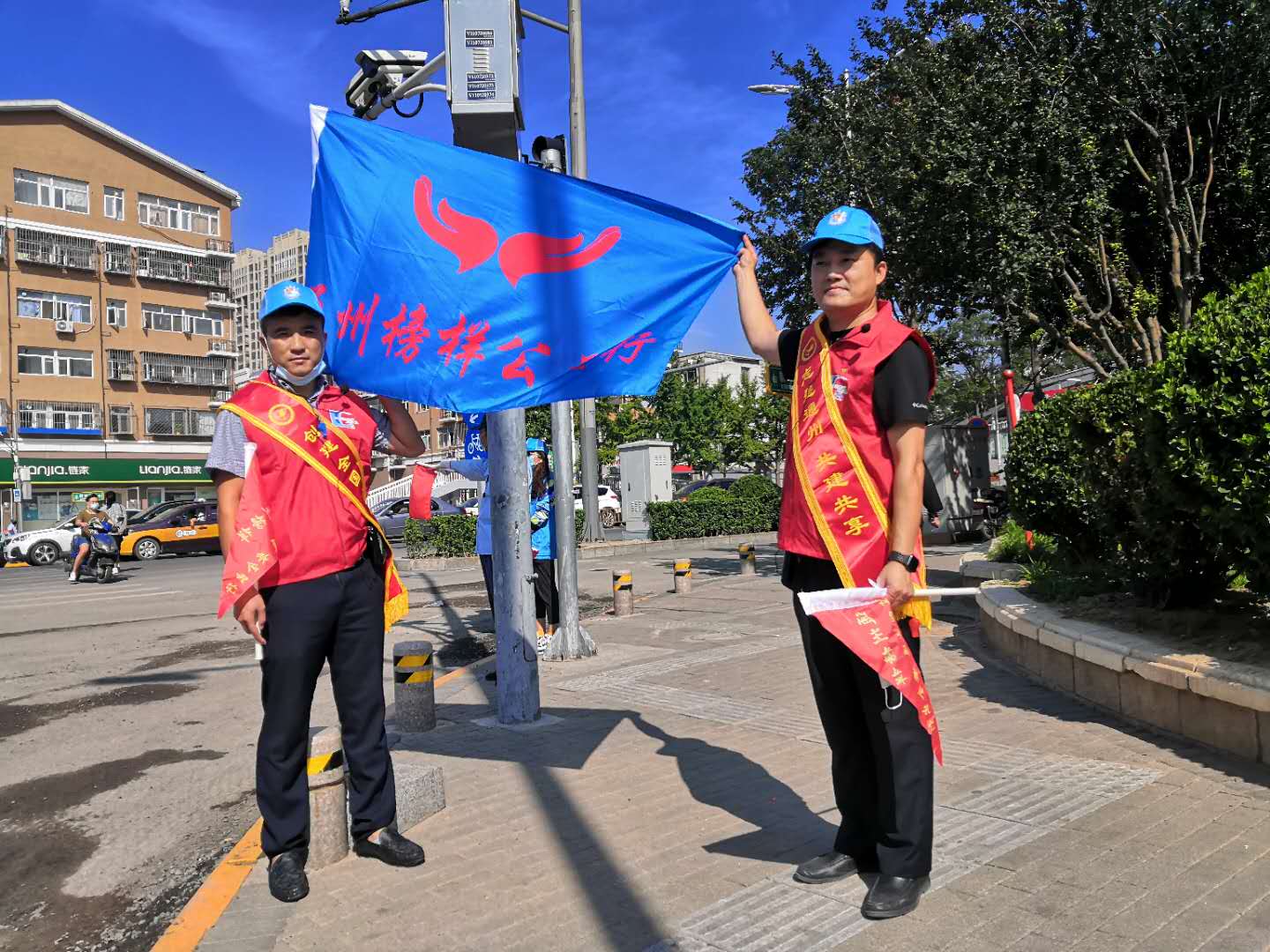 <strong>男生把骚女生操了</strong>